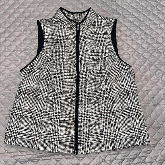 Croft & Barrow Womens Sz 1X Black White Geometric Sleeveless Quilted Zip Up Vest - Picture 1 of 7